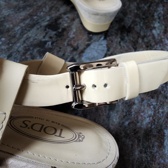 Tod's Vintage Cream Patent Leather Strappy Sandals Size 36.5 - Picture 12 of 16